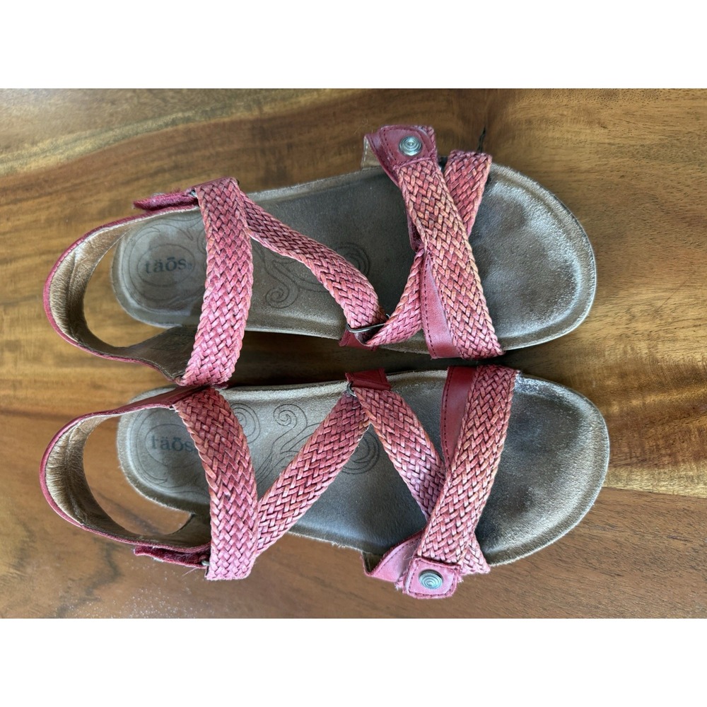 TAOS Universe Women's Sandals Size 8-8.5 Red Leather Strappy Outdoor